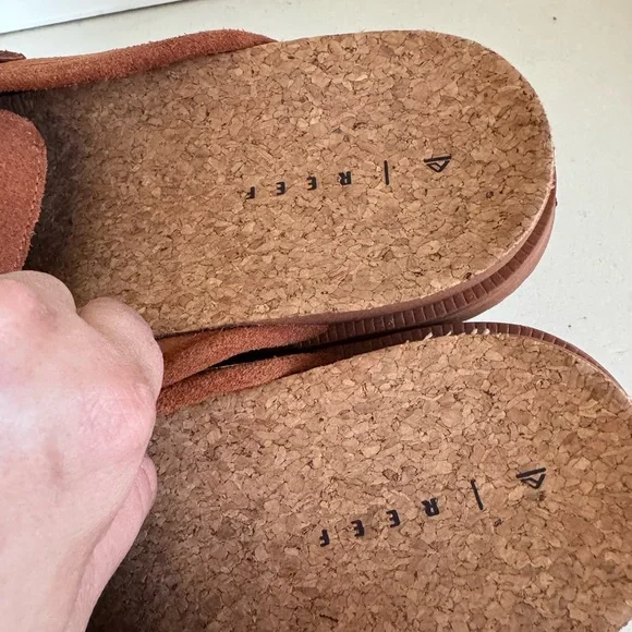 REEF Vista Liana Clogs size 11. Warm brown/cognac color - Picture 4 of 9